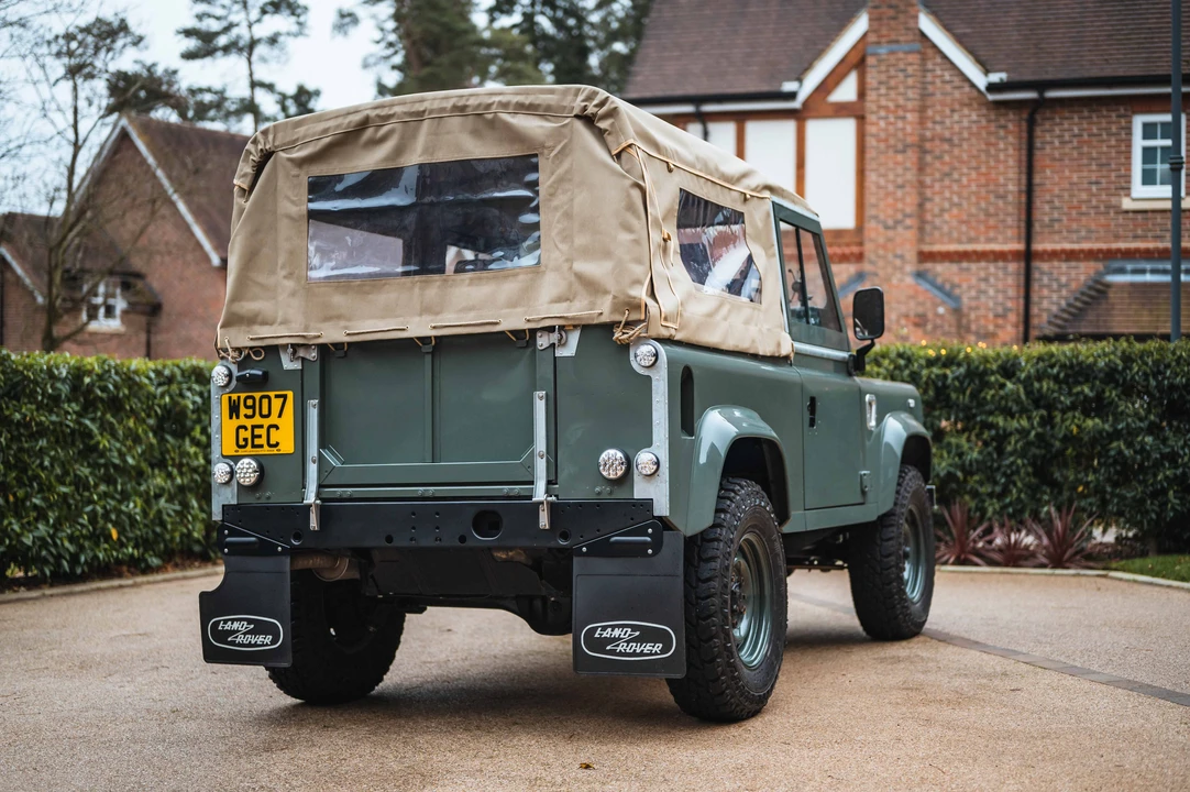 2000 Land Rover Defender 90 - Image 10 of 31