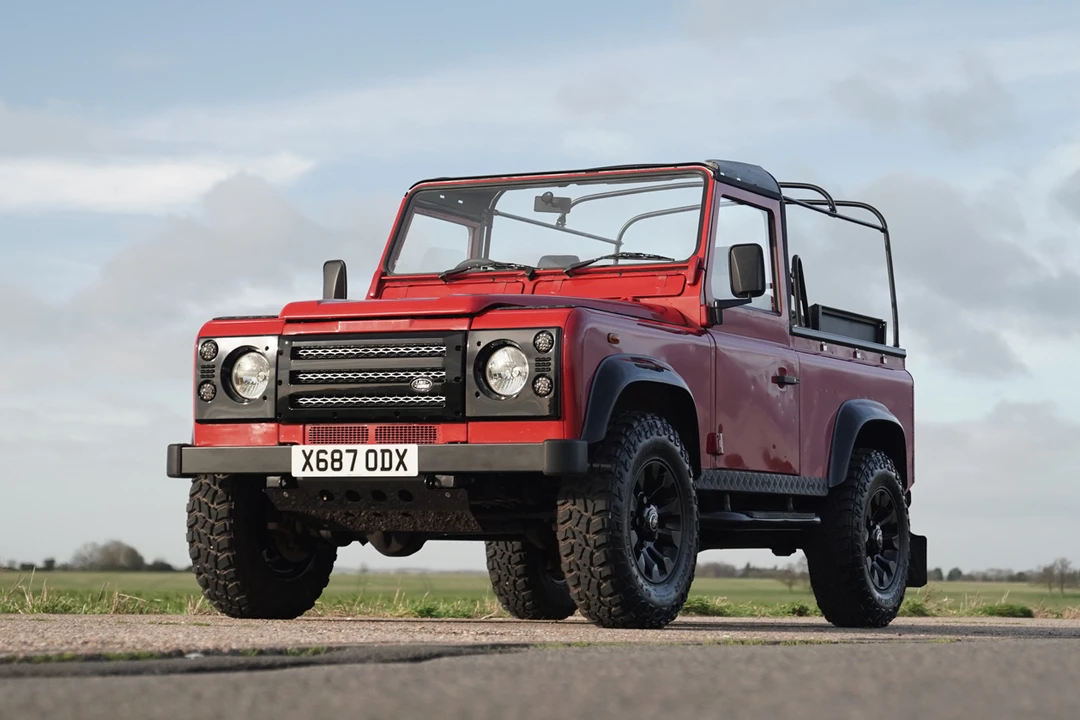 2000 Land Rover Defender 90 - Image 2 of 31