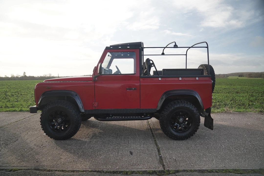 2000 Land Rover Defender 90 - Image 5 of 31