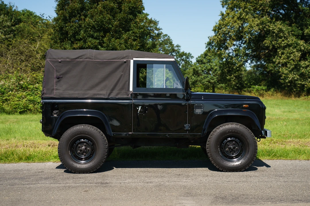2000 Land Rover Defender 90 - Image 11 of 31
