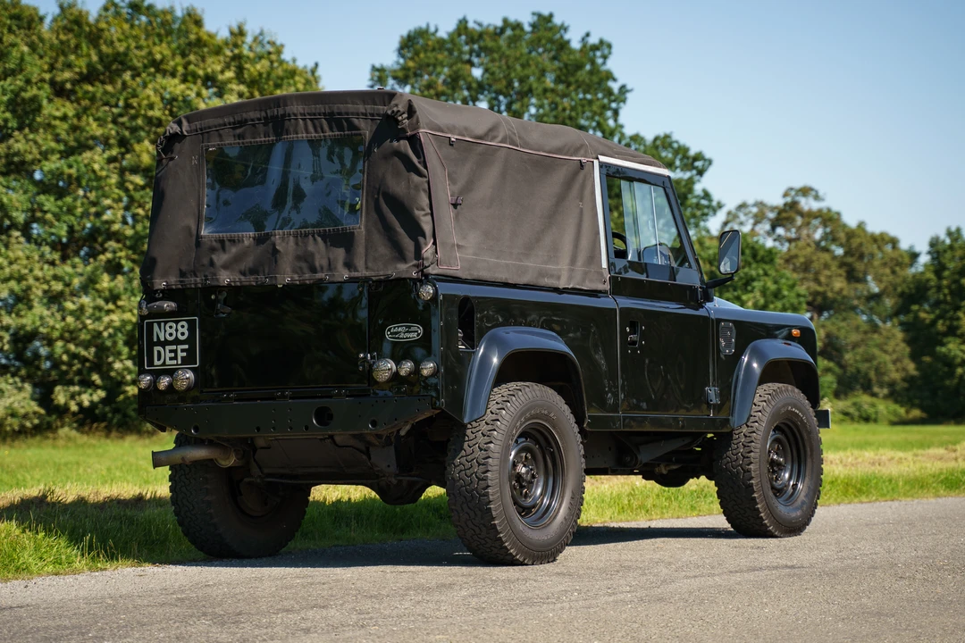 2000 Land Rover Defender 90 - Image 8 of 31