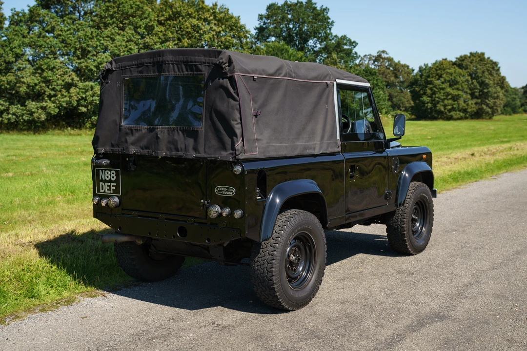 2000 Land Rover Defender 90 - Image 15 of 31