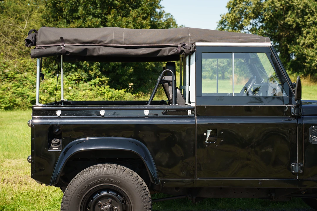 2000 Land Rover Defender 90 - Image 20 of 31