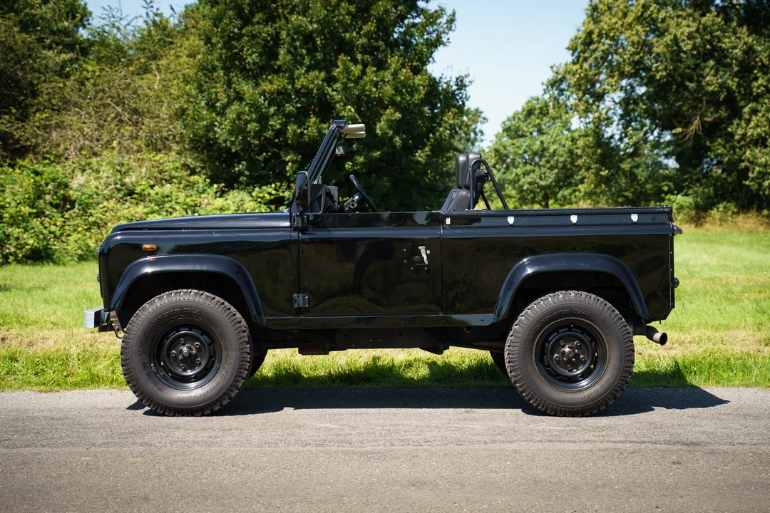 2000 Land Rover Defender 90 - Image 5 of 31