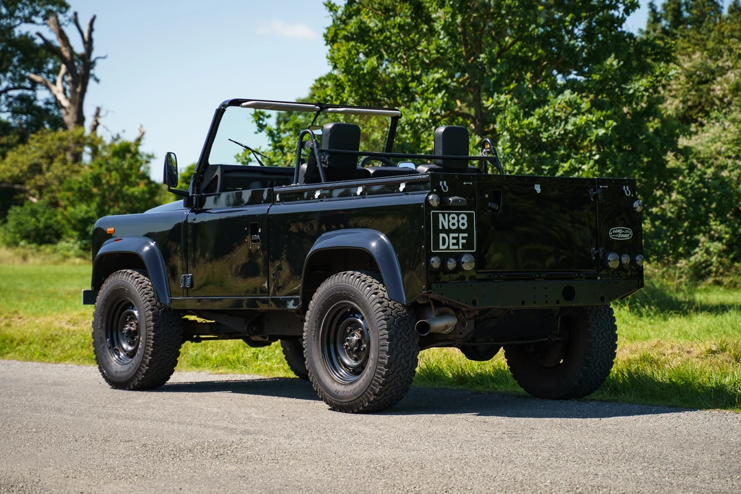2000 Land Rover Defender 90 - Image 6 of 31