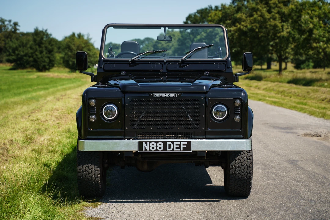 2000 Land Rover Defender 90 - Image 3 of 31