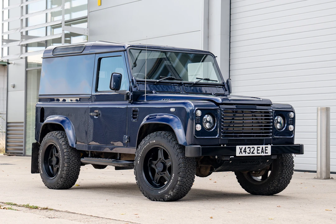 2000 Land Rover Defender 90 - Image 2 of 31