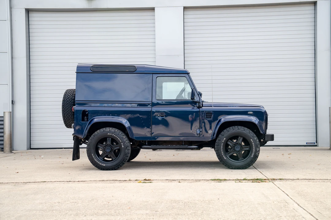 2000 Land Rover Defender 90 - Image 9 of 31