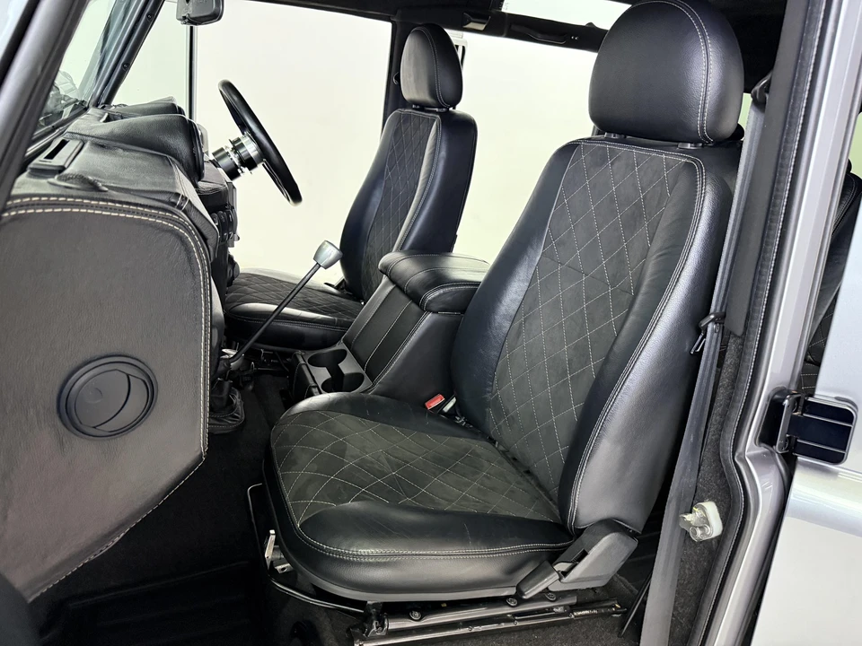 2000 Land Rover Defender 110 - Image 20 of 21