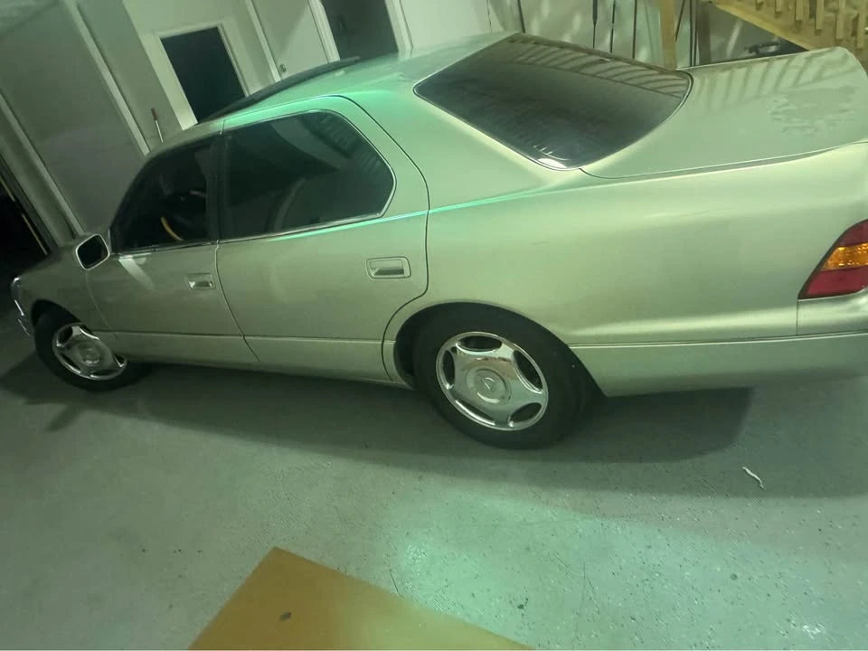 2000 Lexus LS 2nd Gen - Image 6 of 10