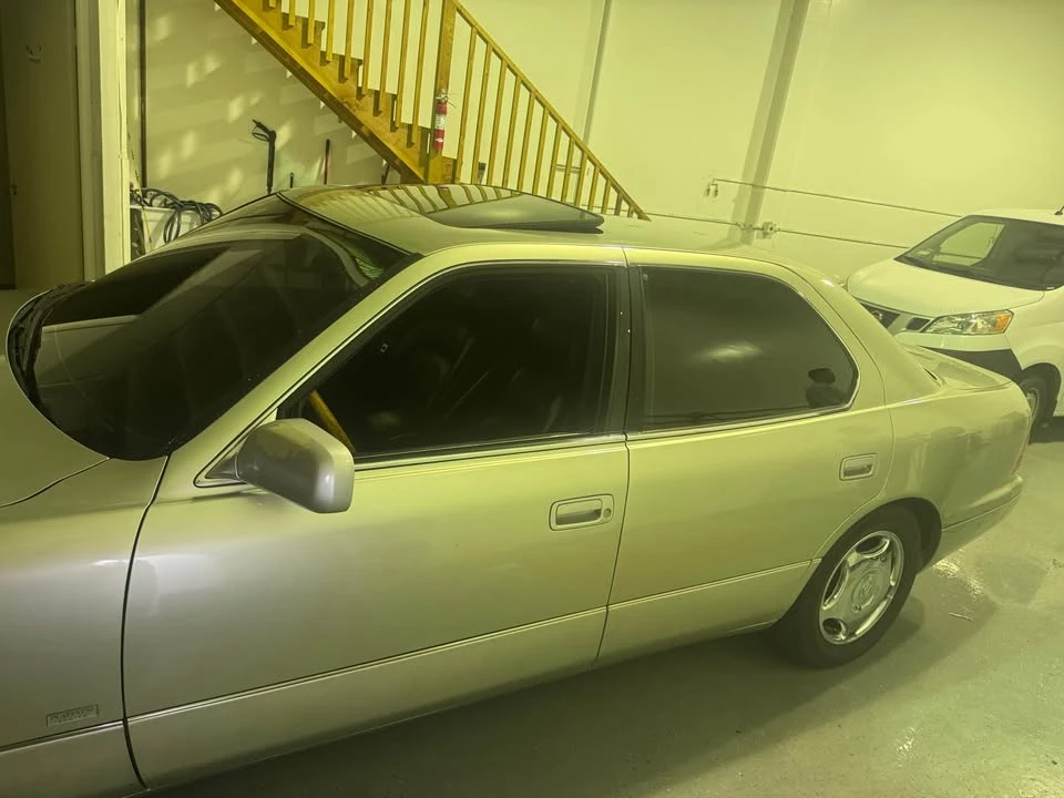 2000 Lexus LS 2nd Gen - Image 3 of 10