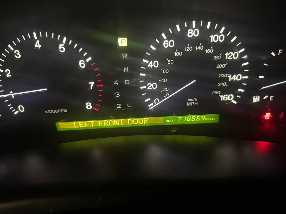 2000 Lexus LS 2nd Gen - Image 8 of 10