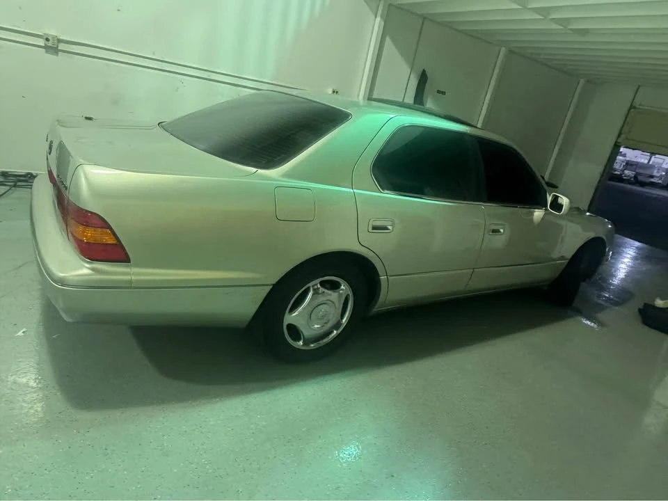 2000 Lexus LS 2nd Gen - Image 7 of 10