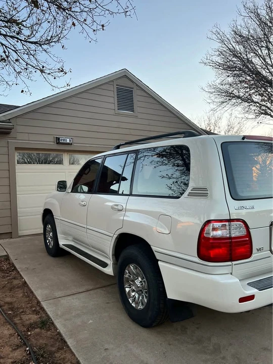 2000 Lexus LX 2nd Gen - Image 6 of 10