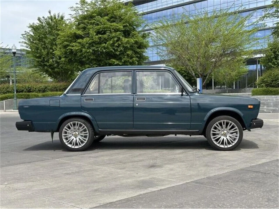 2000 Lada - Image 12 of 16