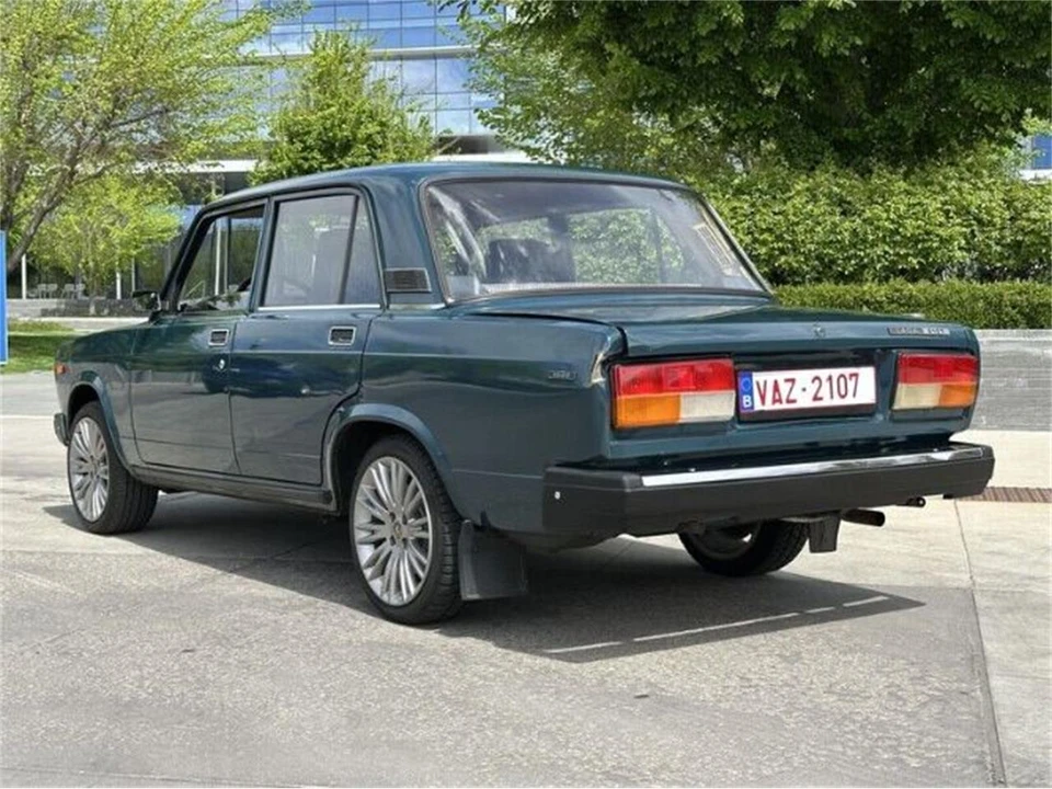 2000 Lada - Image 9 of 16
