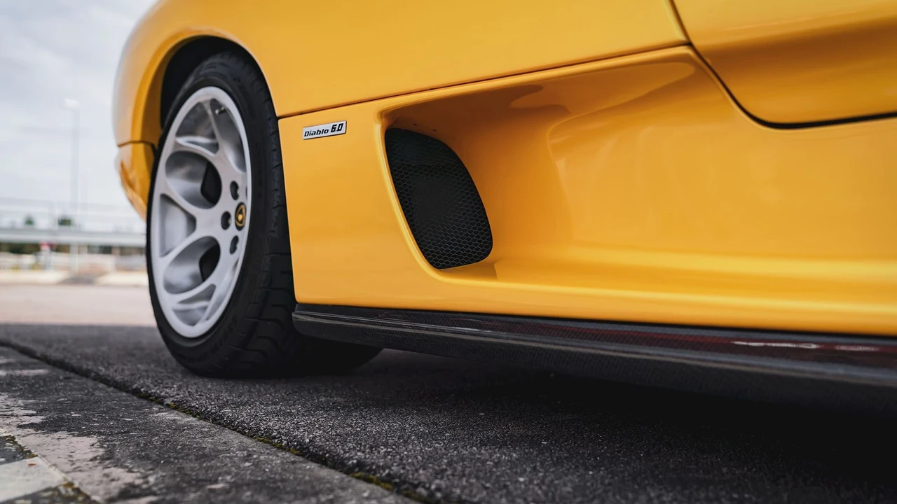 2000 Lamborghini Diablo VT - Image 28 of 31