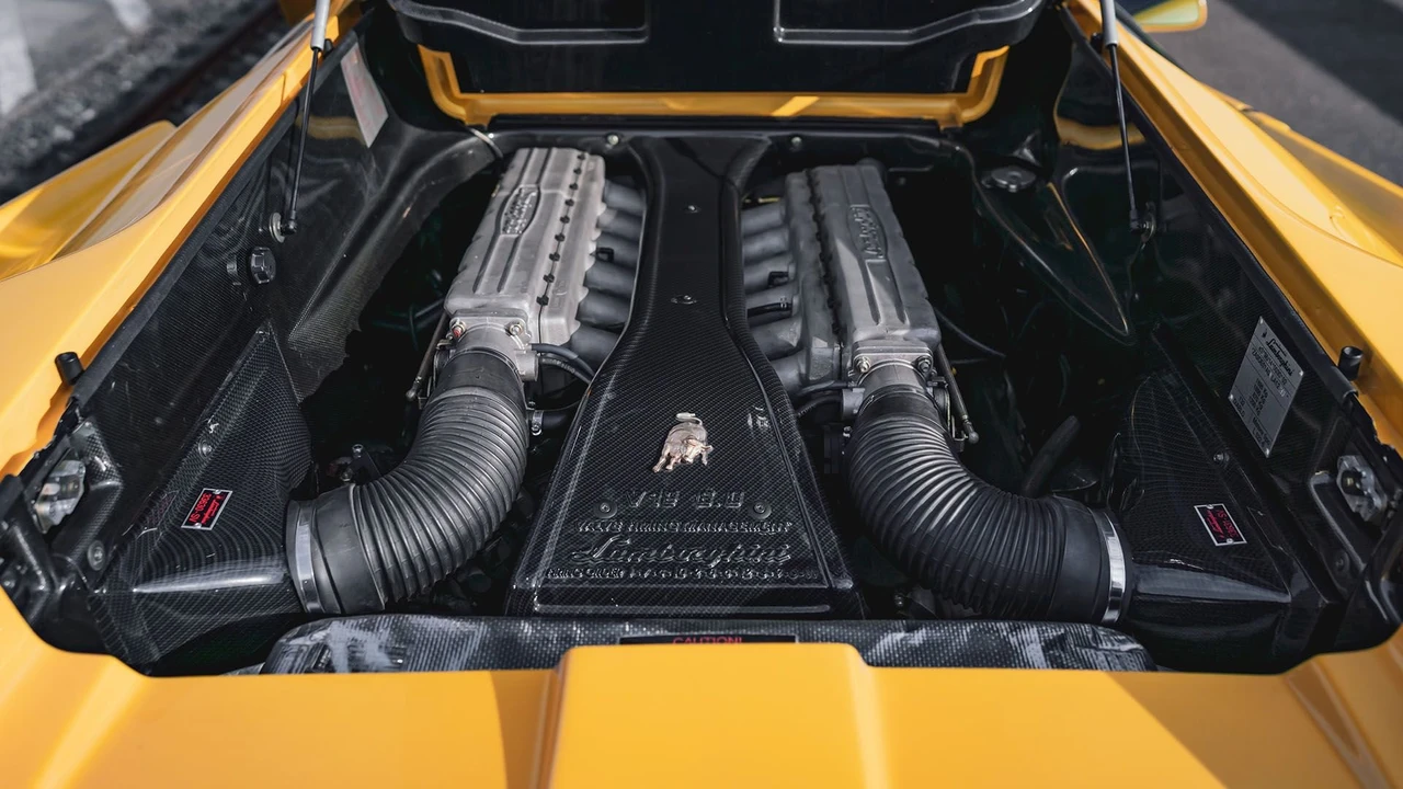2000 Lamborghini Diablo VT - Image 18 of 31