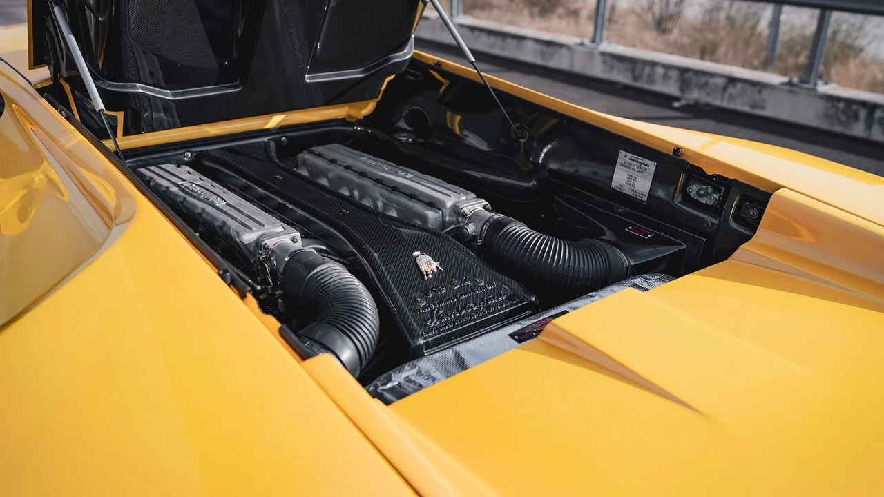 2000 Lamborghini Diablo VT - Image 16 of 31