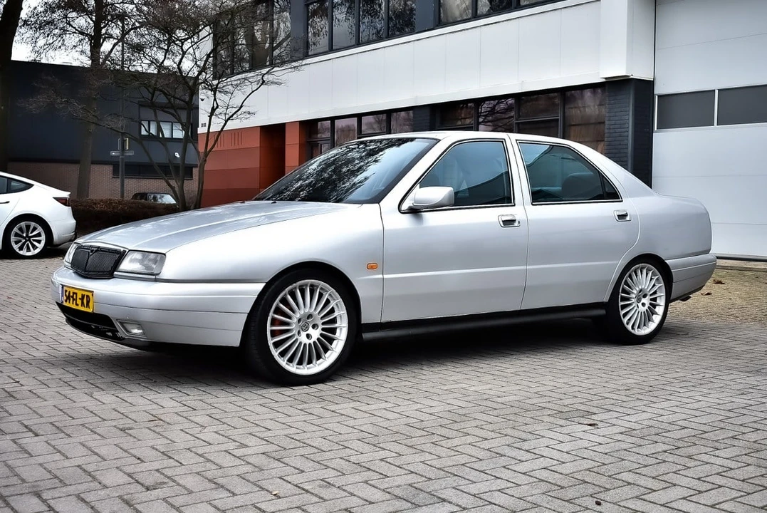 2000 Lancia - Image 9 of 30