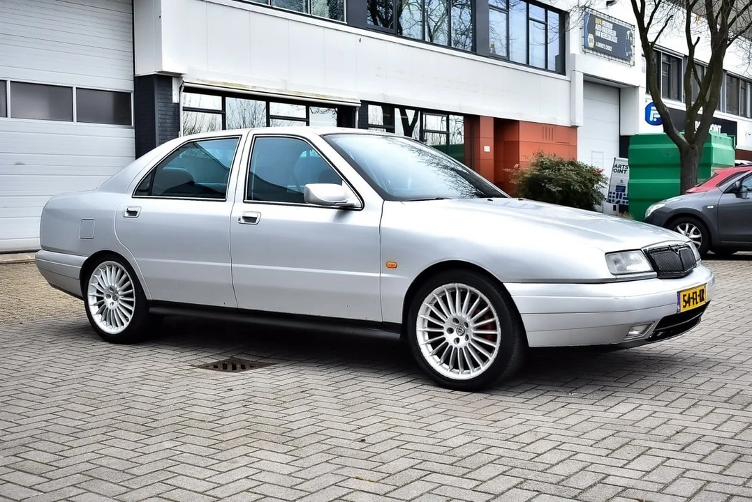 2000 Lancia - Image 2 of 30