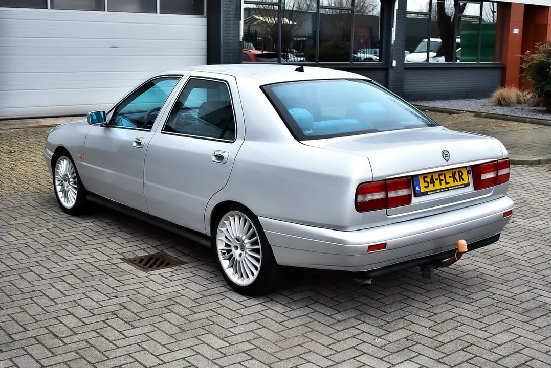 2000 Lancia - Image 16 of 30