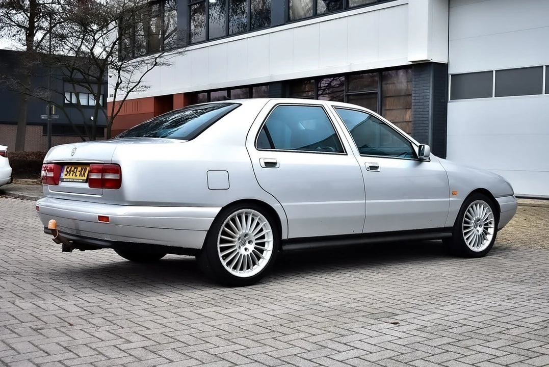 2000 Lancia - Image 15 of 30