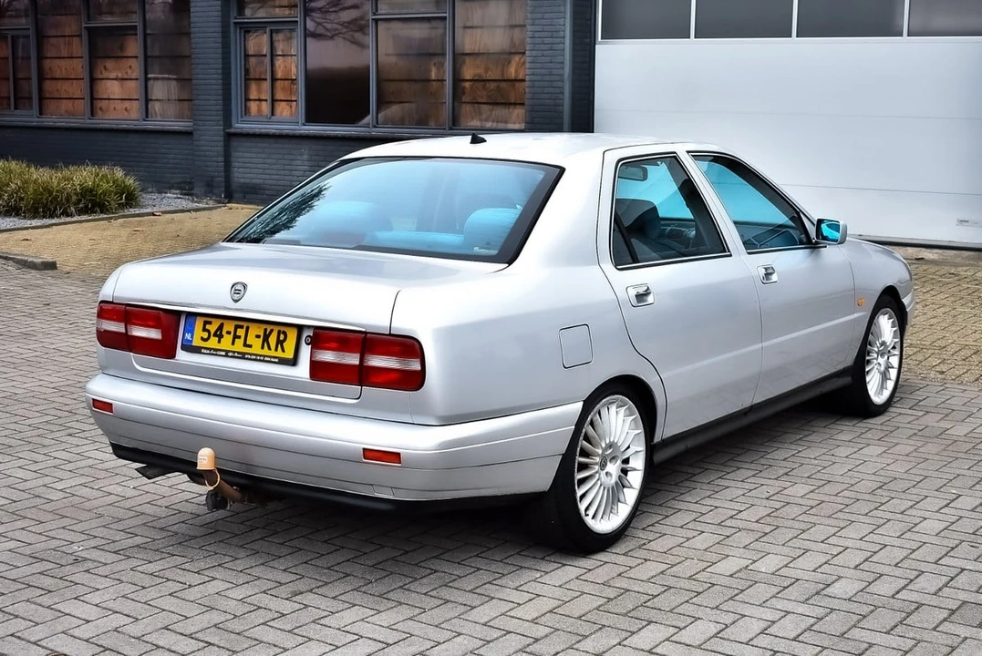 2000 Lancia - Image 12 of 30