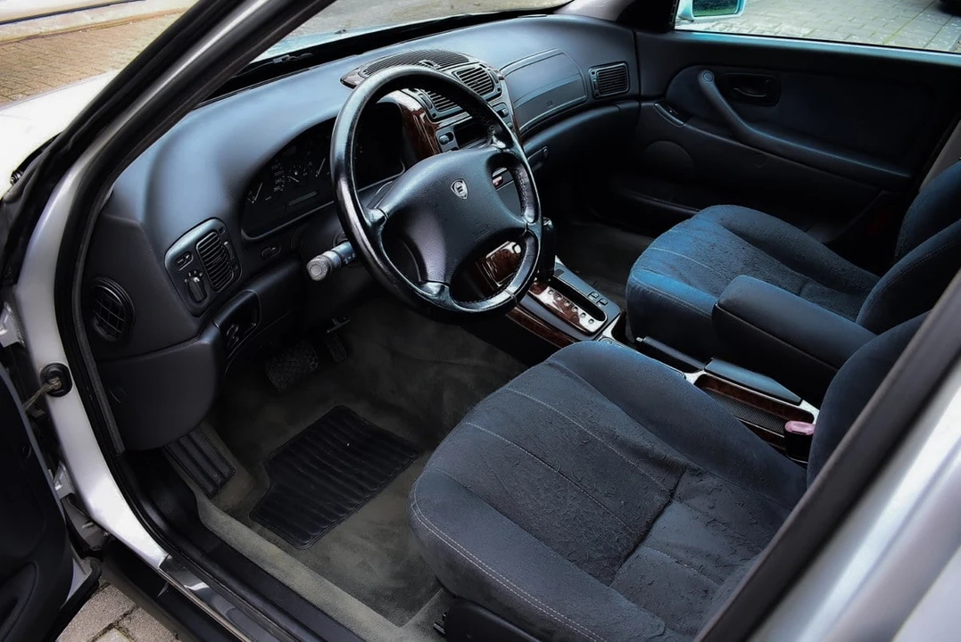 2000 Lancia - Image 24 of 30