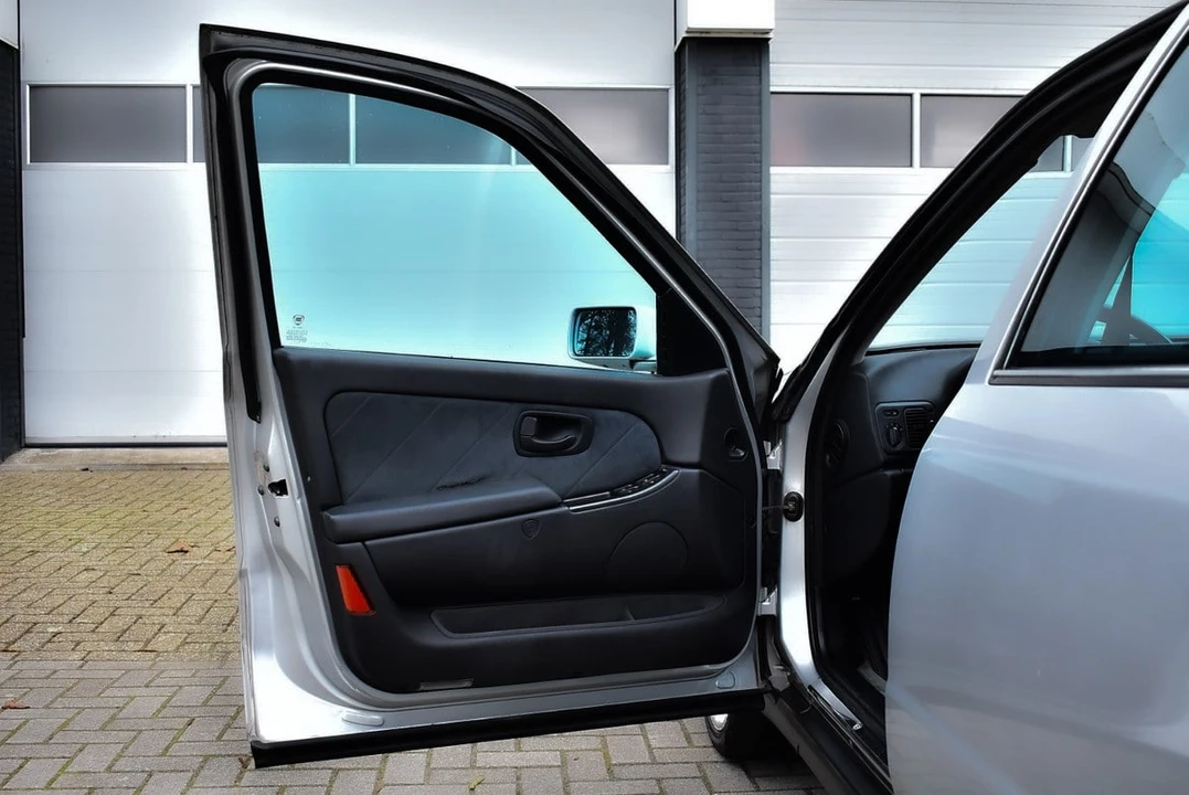2000 Lancia - Image 20 of 30