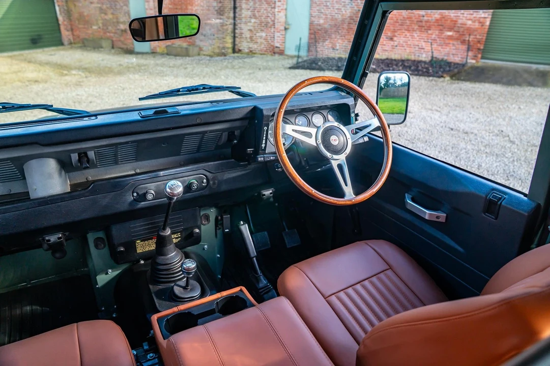 2000 Land Rover Defender 90 - Image 16 of 21