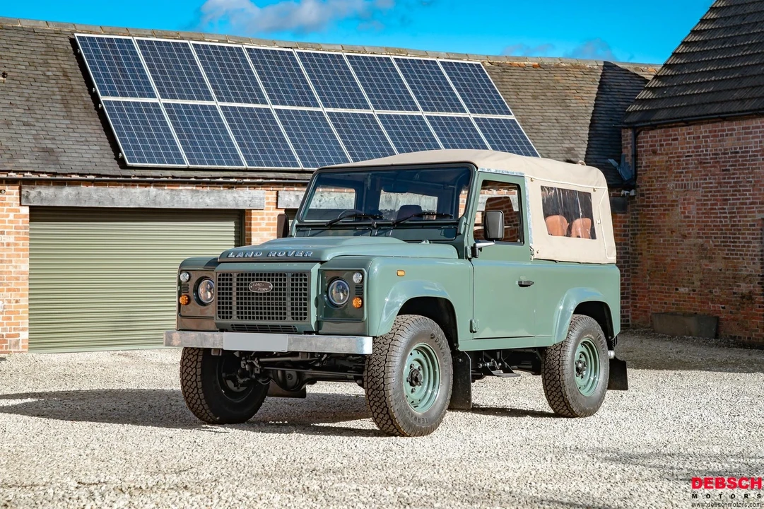 2000 Land Rover Defender 90 - Image 3 of 21