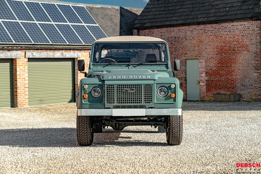 2000 Land Rover Defender 90 - Image 2 of 21