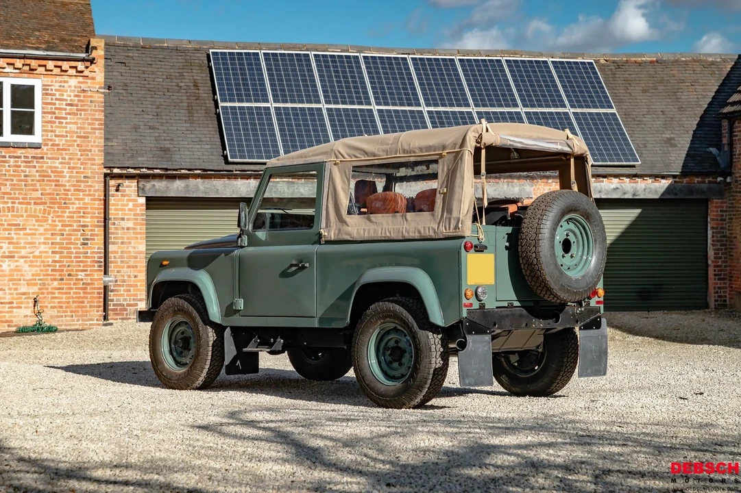 2000 Land Rover Defender 90 - Image 8 of 21