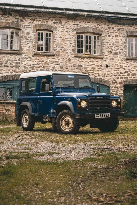 2000 Land Rover Defender - Image 11 of 30
