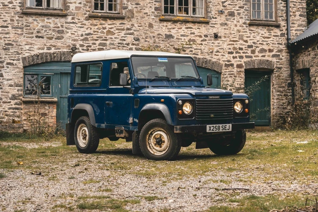 2000 Land Rover Defender - Image 5 of 30