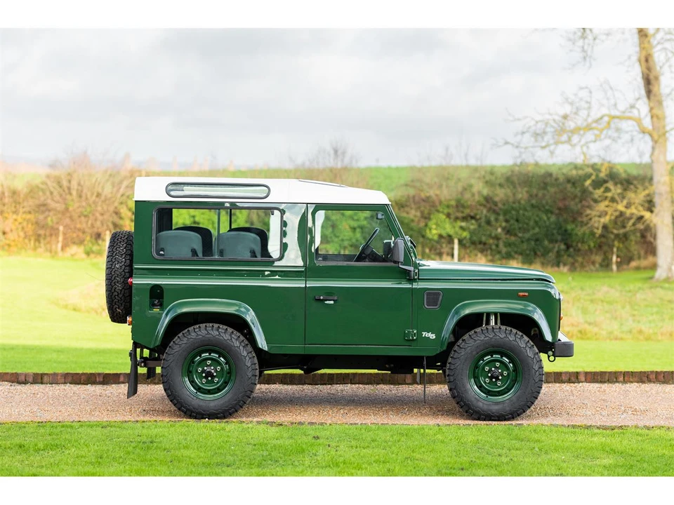 2000 Land Rover Defender - Image 5 of 31