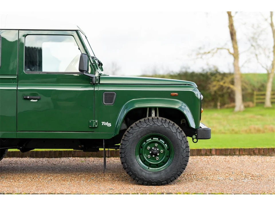 2000 Land Rover Defender - Image 6 of 31