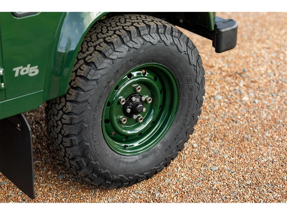 2000 Land Rover Defender - Image 8 of 31