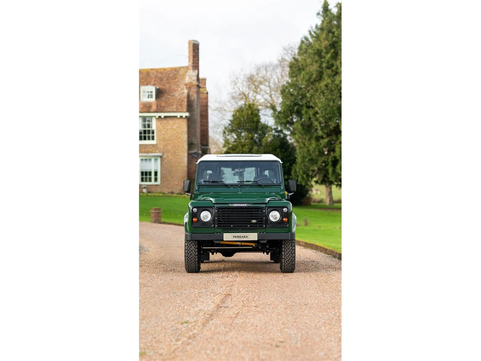 2000 Land Rover Defender - Image 10 of 31
