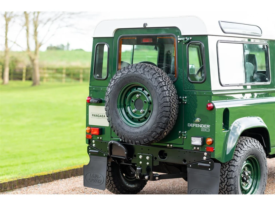 2000 Land Rover Defender - Image 15 of 31