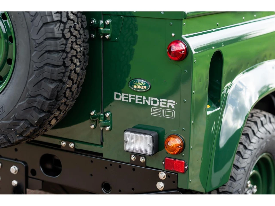 2000 Land Rover Defender - Image 16 of 31