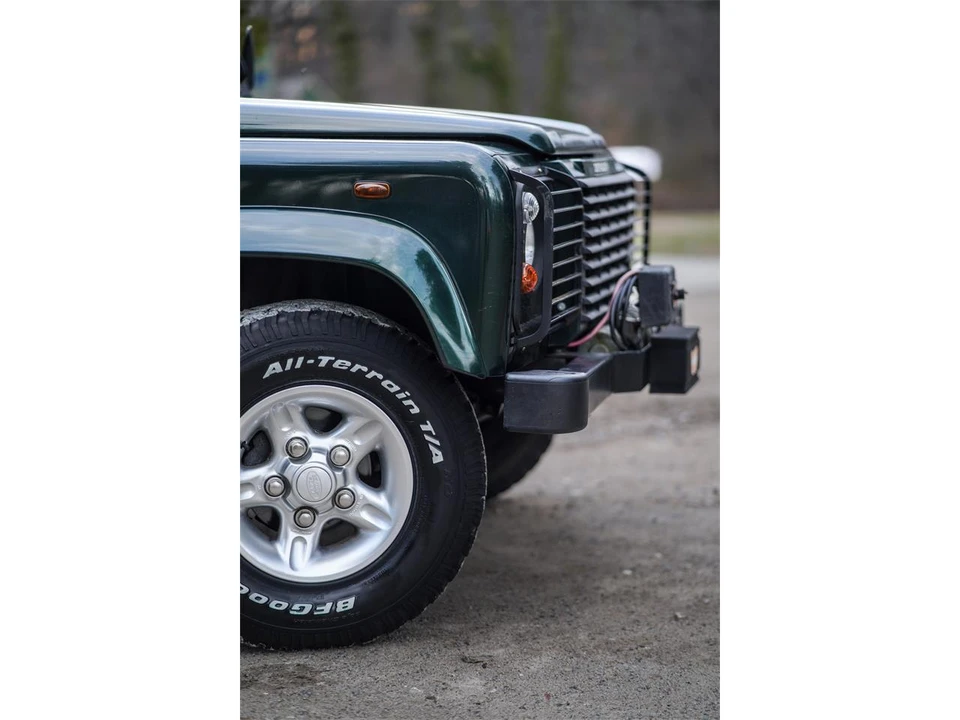 2000 Land Rover Defender - Image 11 of 31