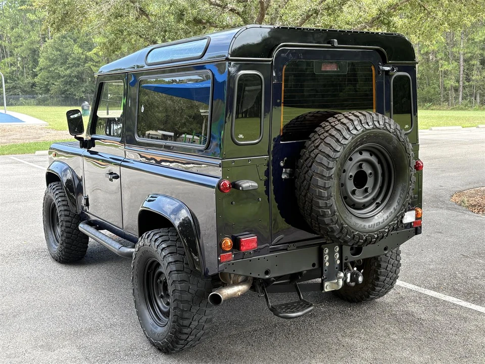 2000 Land Rover Defender - Image 9 of 27