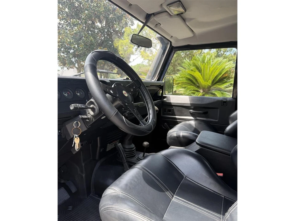 2000 Land Rover Defender - Image 13 of 27