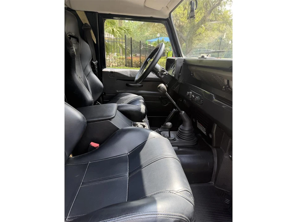 2000 Land Rover Defender - Image 15 of 27