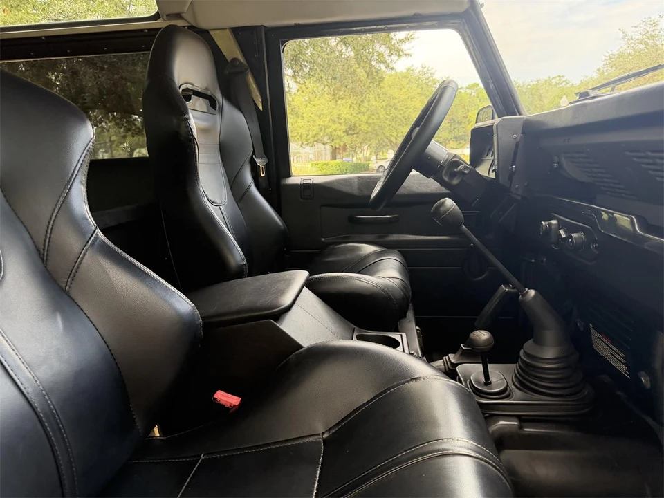 2000 Land Rover Defender - Image 12 of 27