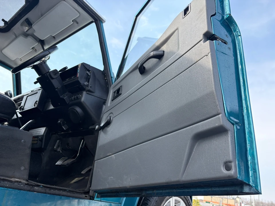 2000 Land Rover Defender - Image 14 of 31