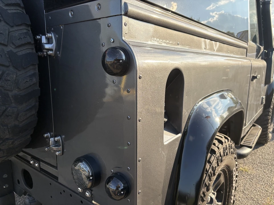 2000 Land Rover Defender - Image 17 of 30