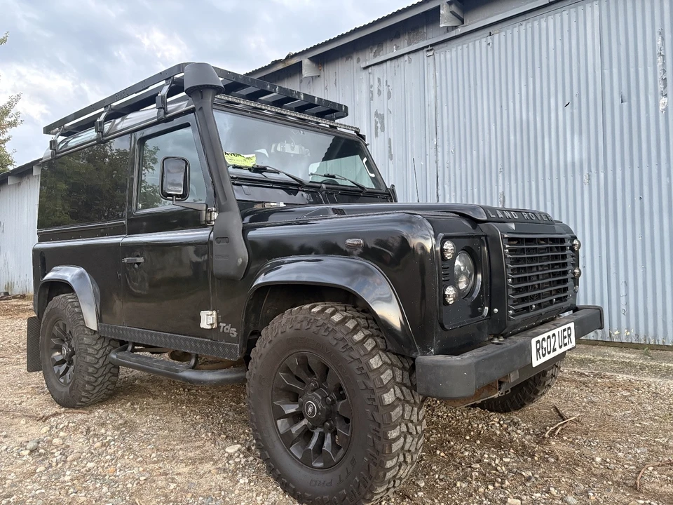 2000 Land Rover Defender - Image 8 of 29